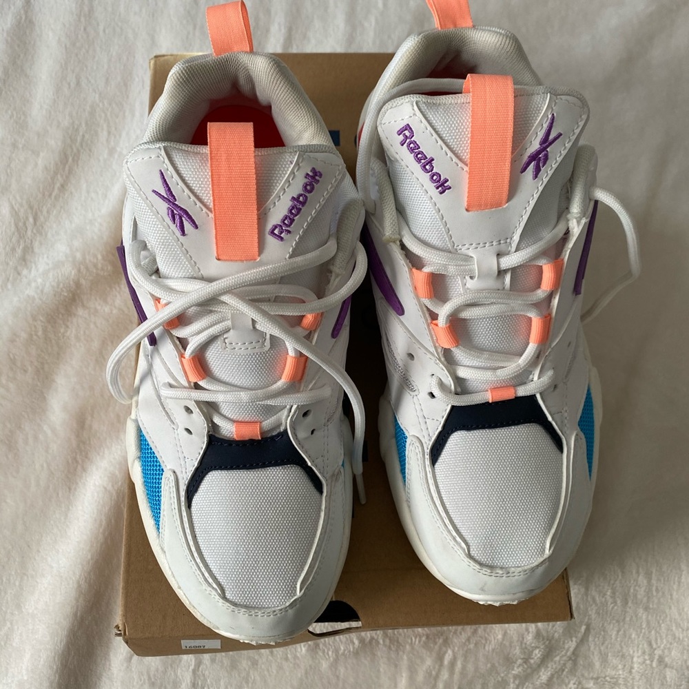 Reebok Womens Aztrek White Running Shoes